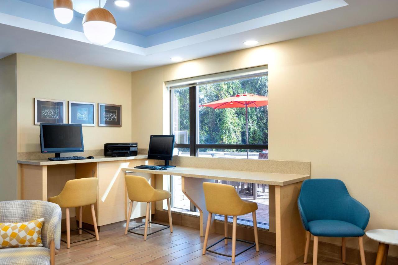 Towneplace Suites By Marriott York Eksteriør billede